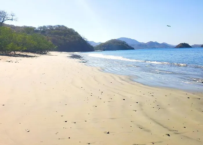 Alouatta En Catalinas - Beachfront For 6 People